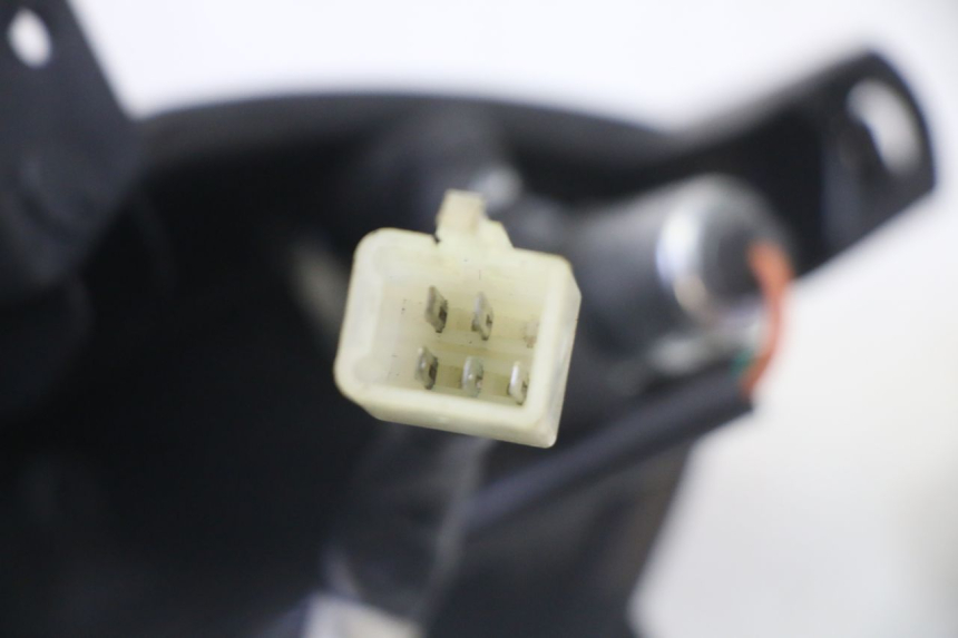 photo de FEU ARRIERE PEUGEOT KISBEE 2T 50 (2010 - 2017)