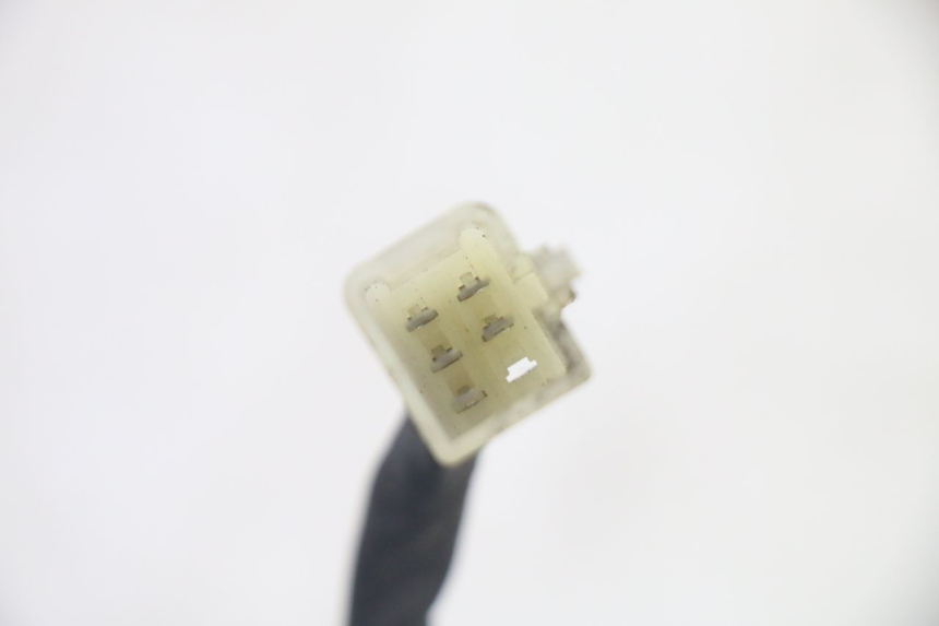 photo de FEU ARRIERE PEUGEOT KISBEE 4T 50 (2010 - 2017) - État de surface