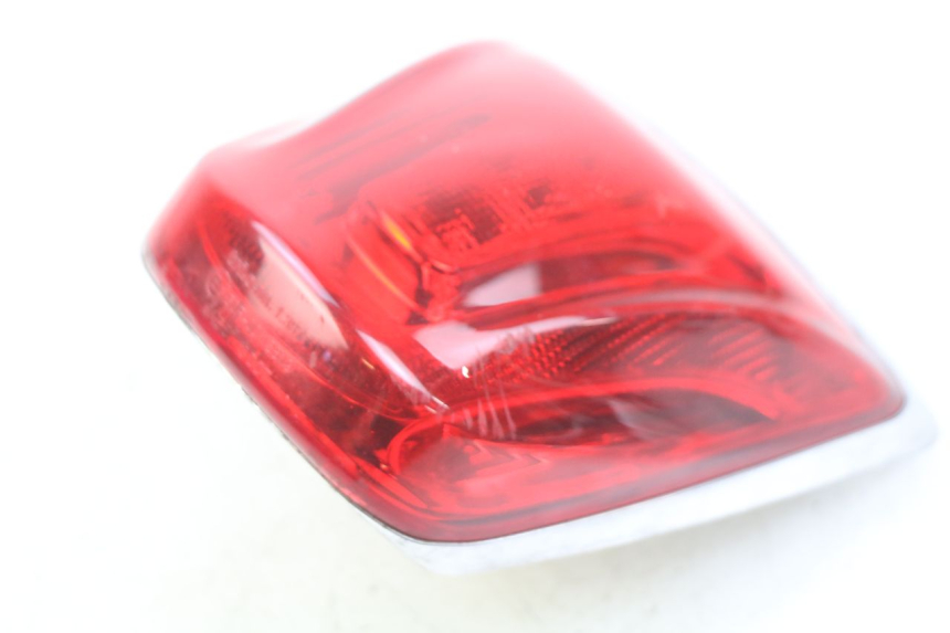 photo de FEU ARRIERE PIAGGIO VESPA PRIMAVERA 2T 50 (2013 - 2018)