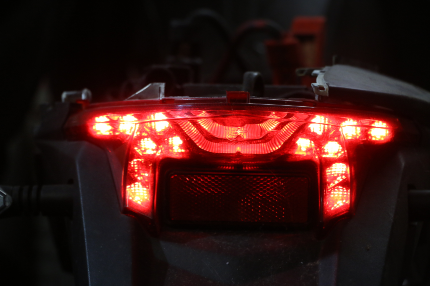 photo de FEU ARRIERE MAG POWER R-STREET 50 (2016 - 2025)