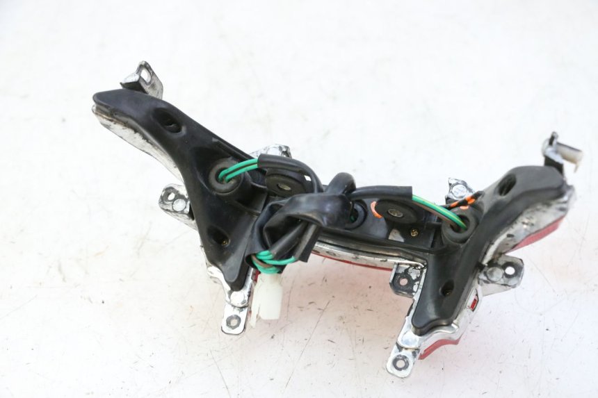 photo de FEU ARRIERE MAG POWER R-STREET 50 (2016 - 2025)