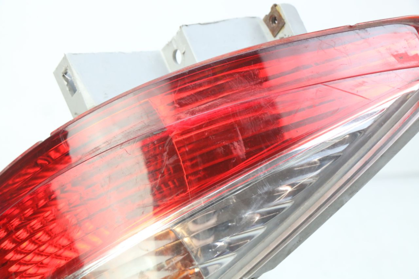 photo de FEU ARRIERE SUZUKI BURGMAN 125 (2007 - 2014)