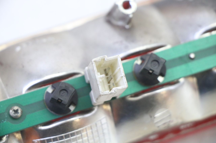 photo de FEU ARRIERE PIAGGIO X9 EVOLUTION 125 (2003 - 2007)