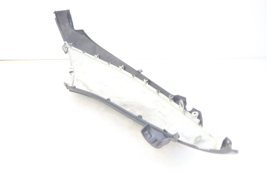 photo de FLANC ARRIERE DROIT PIAGGIO BEVERLY 125 (2010 - 2015)