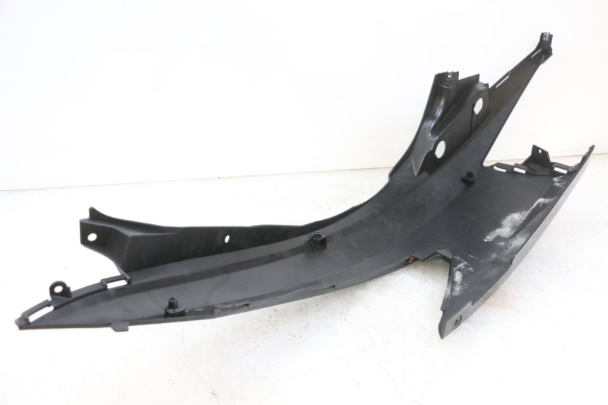 photo de FLANC ARRIERE DROIT SUZUKI BURGMAN 125 (2007 - 2014) - Zoom état d’usage