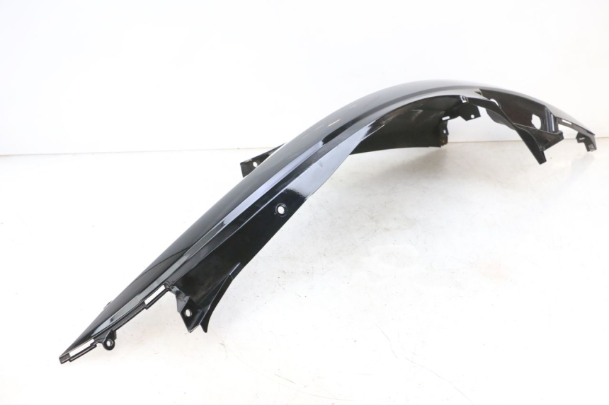 photo de FLANC ARRIERE DROIT SUZUKI BURGMAN 125 (2007 - 2014) - Points de fixation