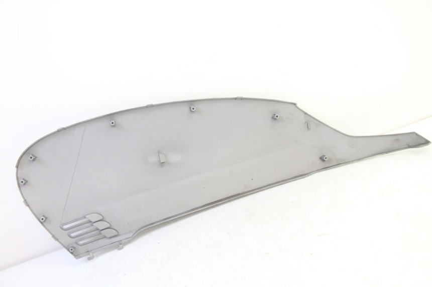 photo de FLANC ARRIERE DROIT SYM FIDDLE 3 III 125 (2014 - 2020) - Gros plan technique