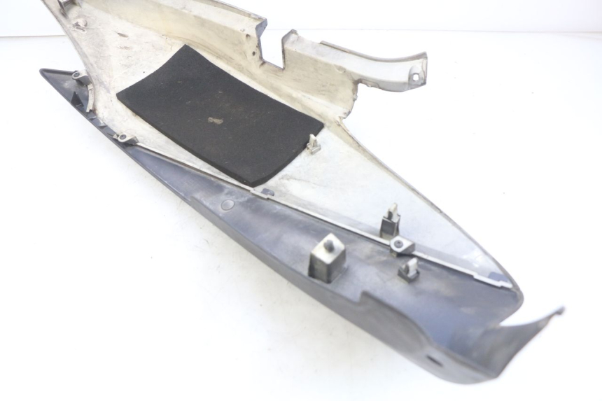 photo de FLANC ARRIERE DROIT HONDA FJS SILVERWING SILVER WING 400 (2009 - 2016)