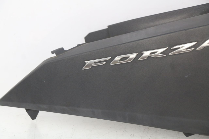 photo de FLANC ARRIERE DROIT HONDA FORZA 125 (2015 - 2016)