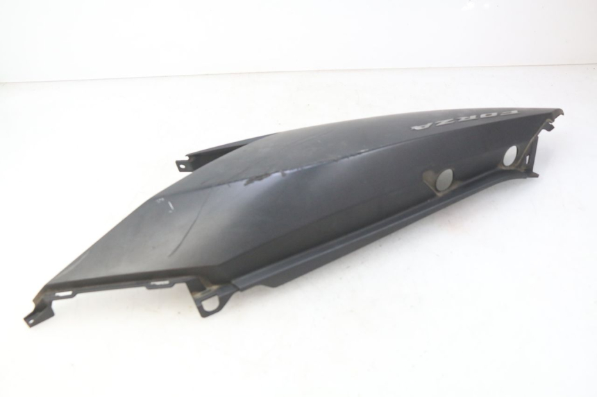 photo de FLANC ARRIERE DROIT HONDA FORZA 125 (2015 - 2016)