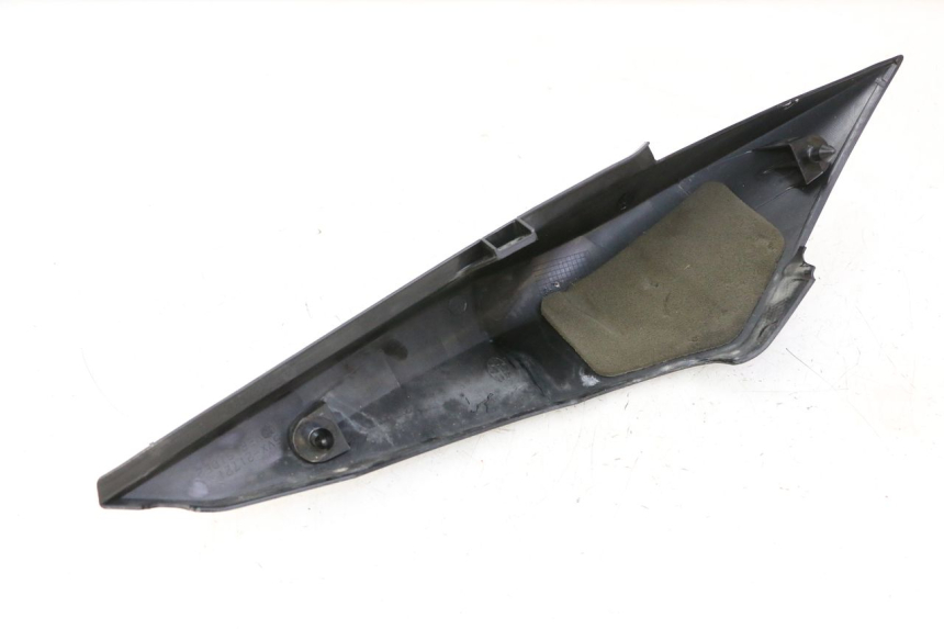 photo de FLANC ARRIERE DROIT YAMAHA FZ6 FAZER S2 600 (2007 - 2011)