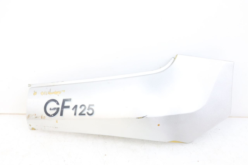 photo de FLANC ARRIERE DROIT HYOSUNG GF 125 (2001 - 2005)