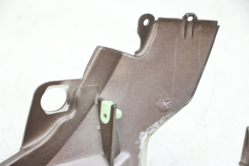 photo de FLANC ARRIERE DROIT PEUGEOT KISBEE 2T 50 (2010 - 2017) - Marquages et références