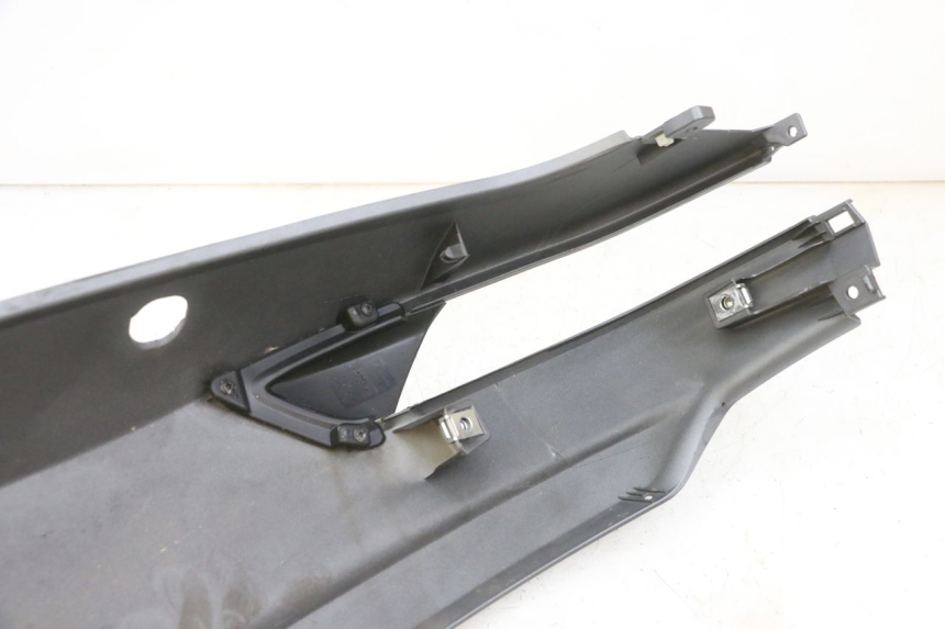 photo de FLANC ARRIERE DROIT PIAGGIO MP3 500 (2016 - 2018) - Détail de la pièce