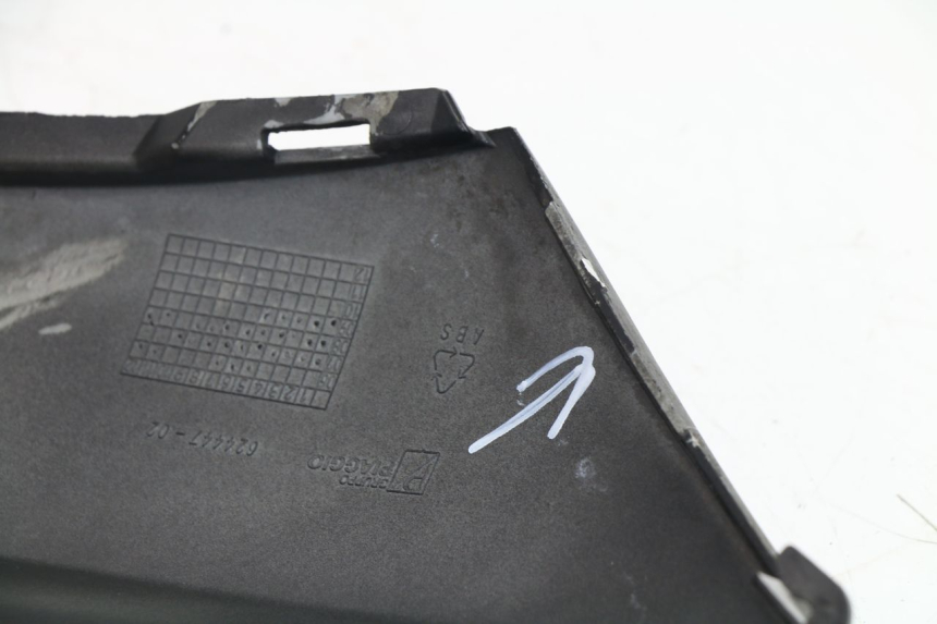 photo de FLANC ARRIERE DROIT PIAGGIO MP3 LT 400 (2007 - 2012)