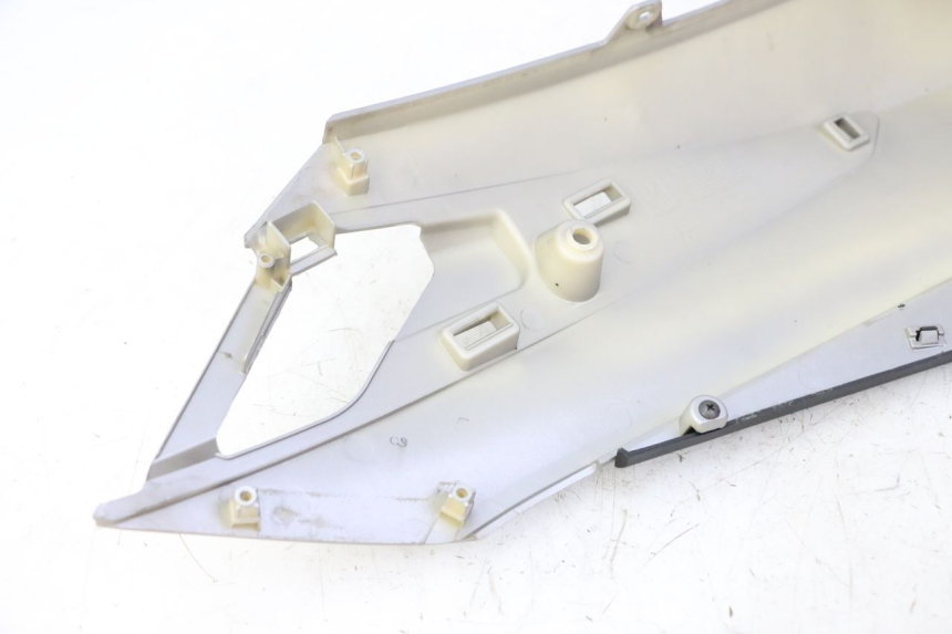 photo de FLANC ARRIERE DROIT APRILIA SXR 50 (2021 - 2023)