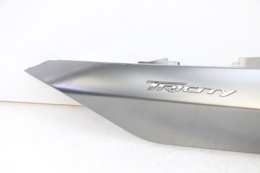 photo de FLANC ARRIERE DROIT YAMAHA TRICITY 300 (2020 - 2024) - Inspection visuelle