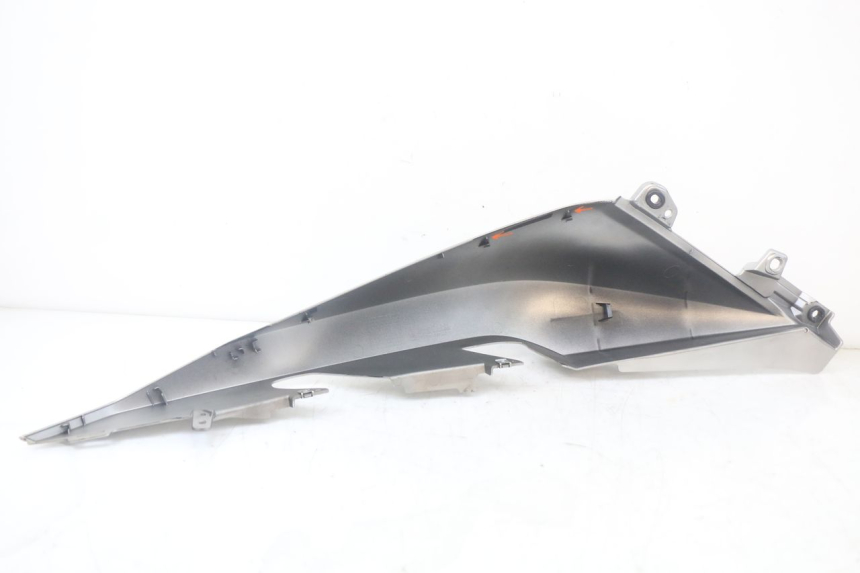 photo de FLANC ARRIERE DROIT YAMAHA XMAX X-MAX ABS 125 (2017 - 2020)