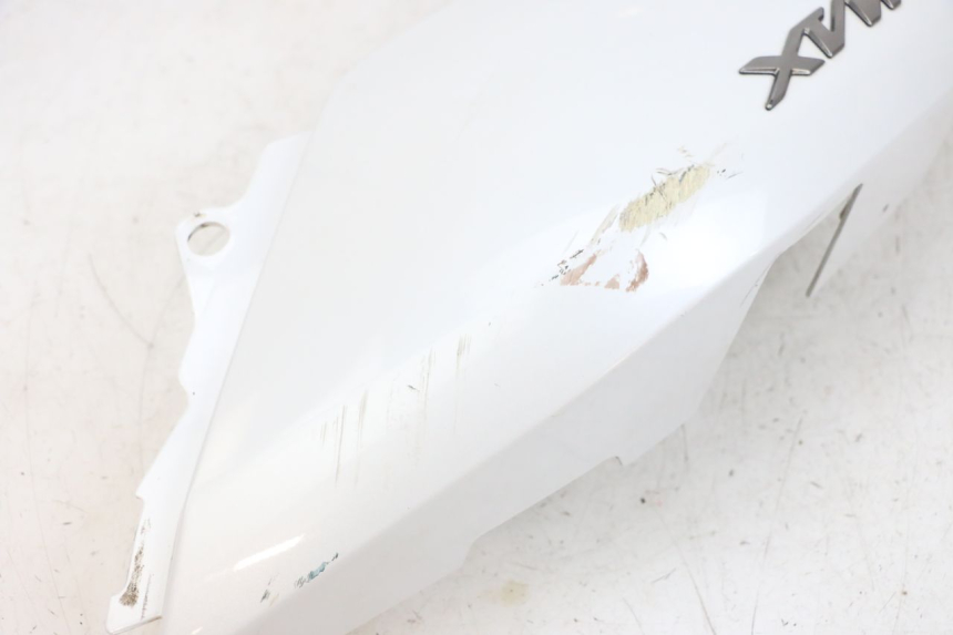 photo de FLANC ARRIERE DROIT YAMAHA X-MAX XMAX 125 (2010 - 2013) - Points de fixation