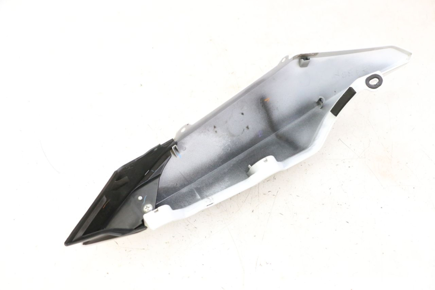 photo de FLANC ARRIERE DROIT YAMAHA XJ6 ABS 600 (2008 - 2016)