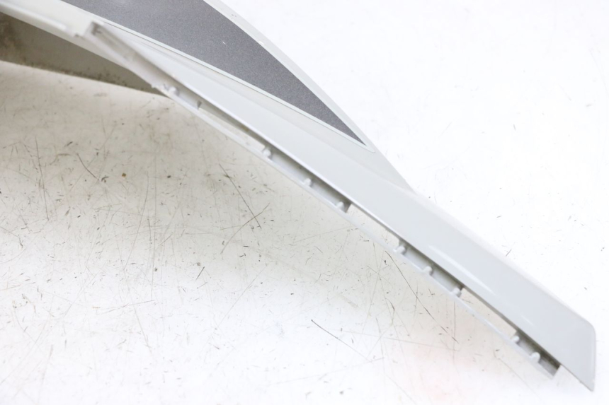 photo de FLANC ARRIERE GAUCHE KYMCO AGILITY 4T 50 (2018 - 2022) - Détails caractéristiques