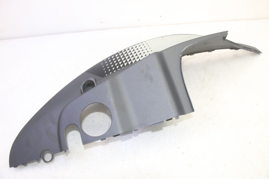 photo de FLANC ARRIERE GAUCHE KYMCO AGILITY 4T 50 (2018 - 2022) - Points de fixation