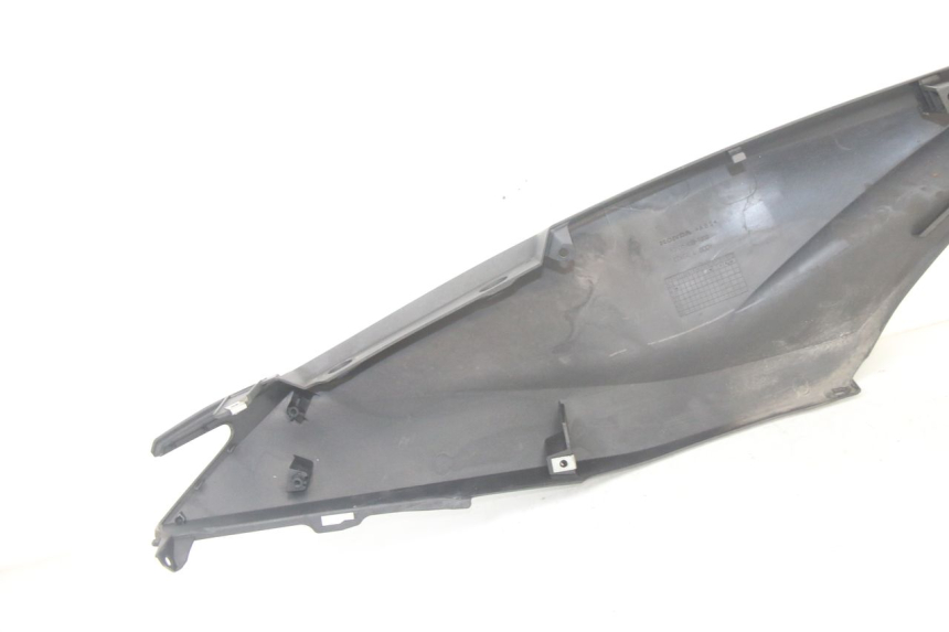 photo de FLANC ARRIERE GAUCHE HONDA FORZA 125 (2021 - 2025)
