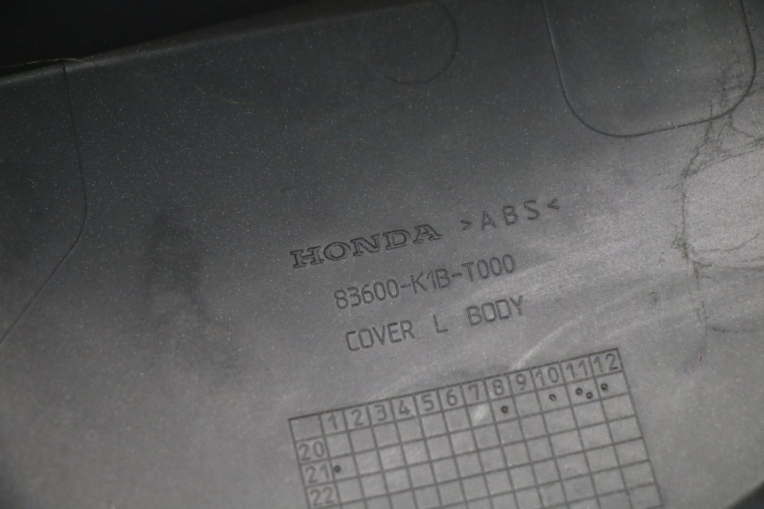 photo de FLANC ARRIERE GAUCHE HONDA FORZA 125 (2021 - 2025)