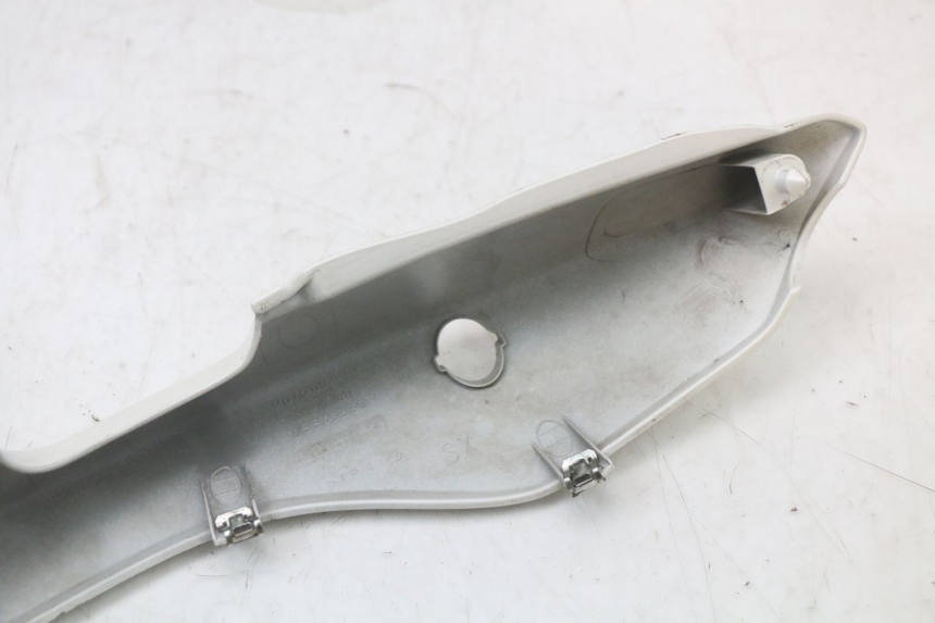 photo de FLANC ARRIERE GAUCHE MOTO GUZZI NORGE 8V GT 1200 (2011 - 2016)