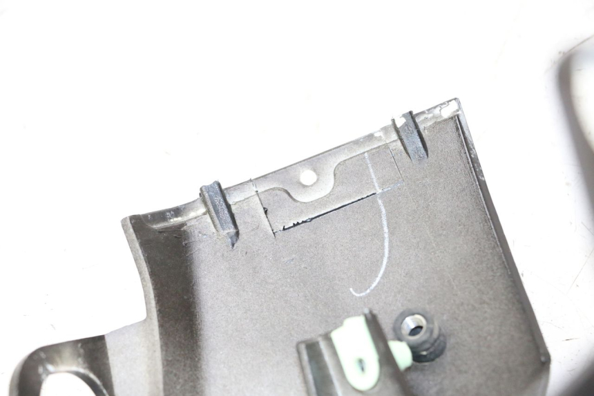 photo de FLANC ARRIERE GAUCHE PEUGEOT STREETZONE I NAKED 2T 50 (2018 - 2020)