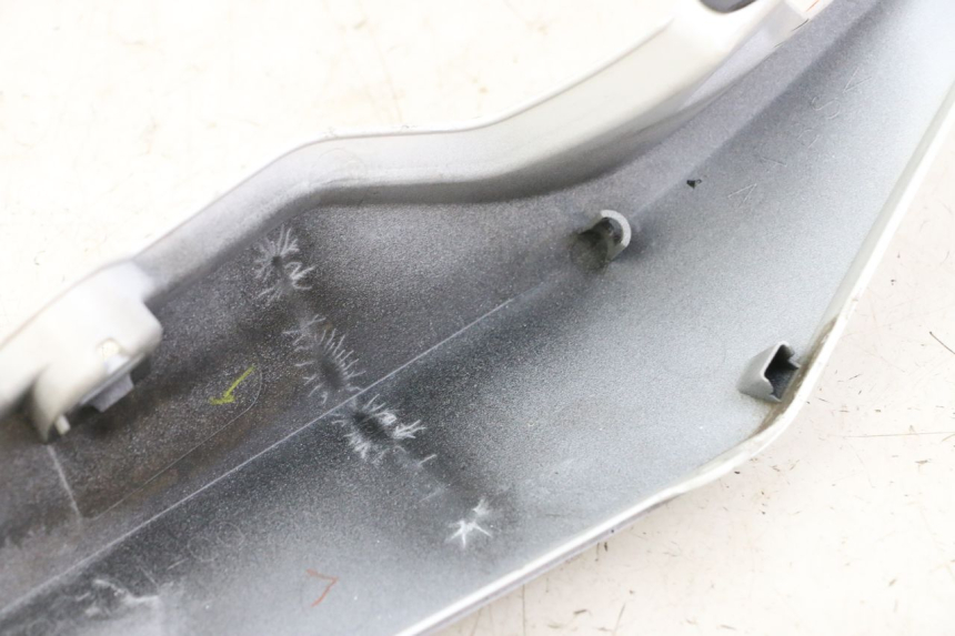 photo de FLANC ARRIERE GAUCHE YAMAHA XJ6 ABS 600 (2008 - 2016)