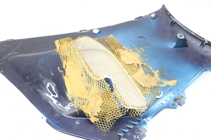 photo de FLANC LATERAL AVANT DROIT HONDA CBR RR FIREBLADE 900 (1992 - 1994)