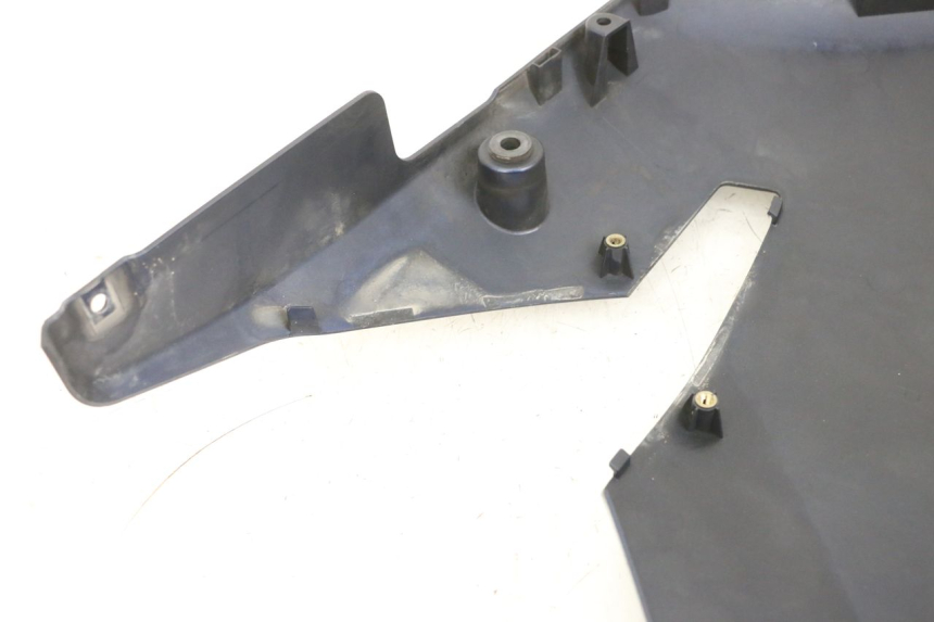 photo de FLANC LATERAL AVANT DROIT SUZUKI DL V STROM 1000 (2002 - 2007) - Gros plan technique