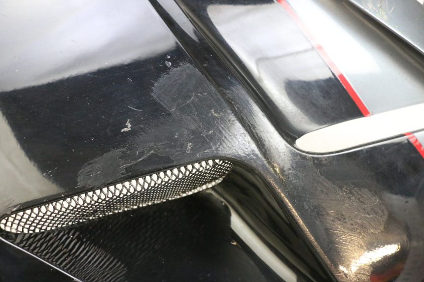 photo de FLANC LATERAL AVANT DROIT KAWASAKI GPZ RX 1000 (1986 - 1988) - Zoom état d’usage