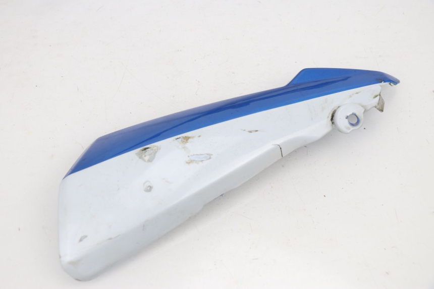 photo de FLANC LATERAL AVANT DROIT SUZUKI GSR 750 (2011 - 2017) - Marquages et références