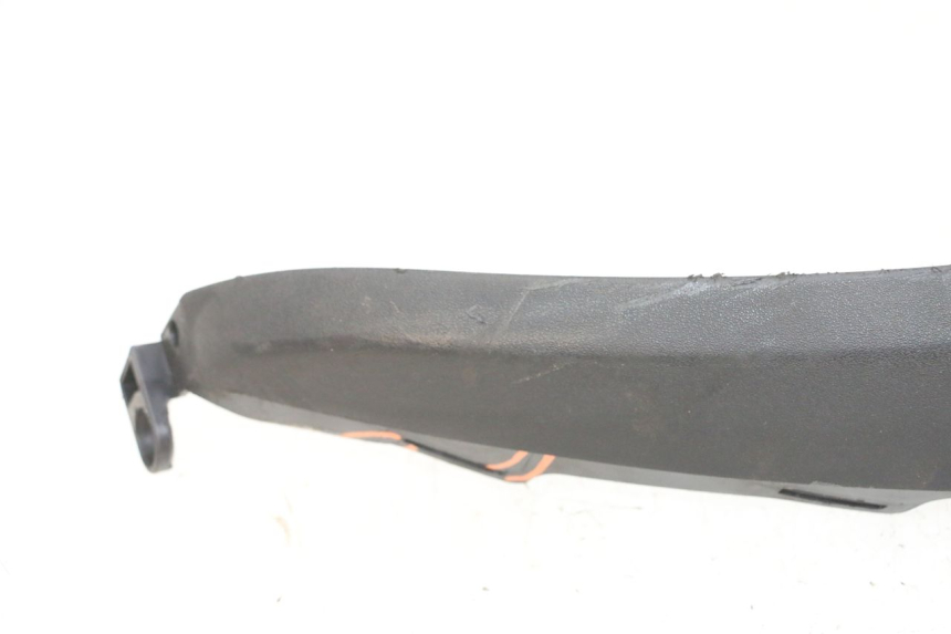 photo de FLANC LATERAL AVANT DROIT PIAGGIO MP3 500 (2016 - 2018) - Points de fixation