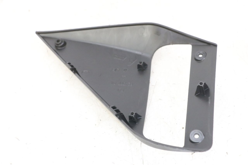photo de FLANC LATERAL AVANT DROIT GILERA NEXUS 125 (2009 - 2013)
