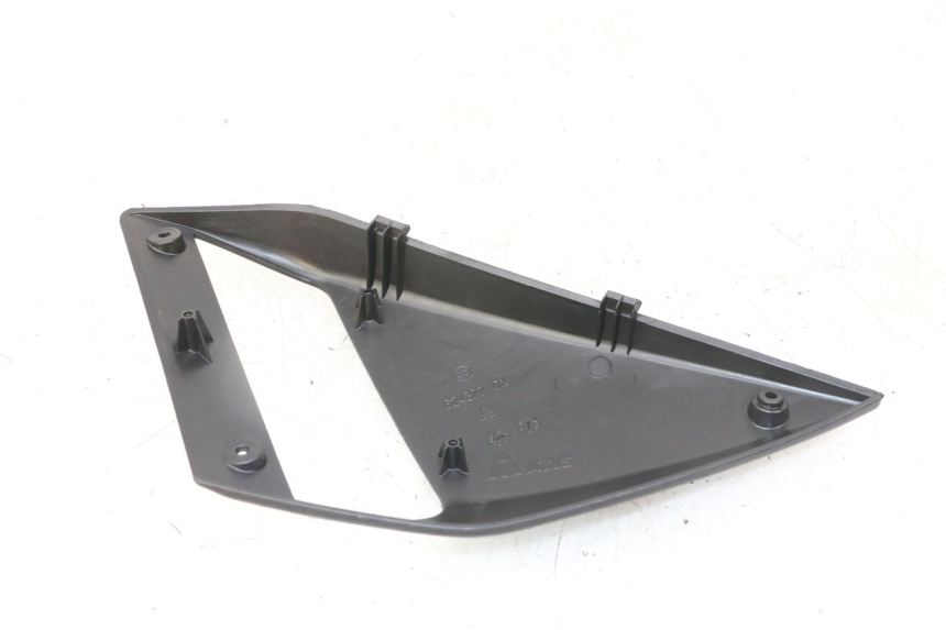 photo de FLANC LATERAL AVANT DROIT GILERA NEXUS 125 (2009 - 2013)