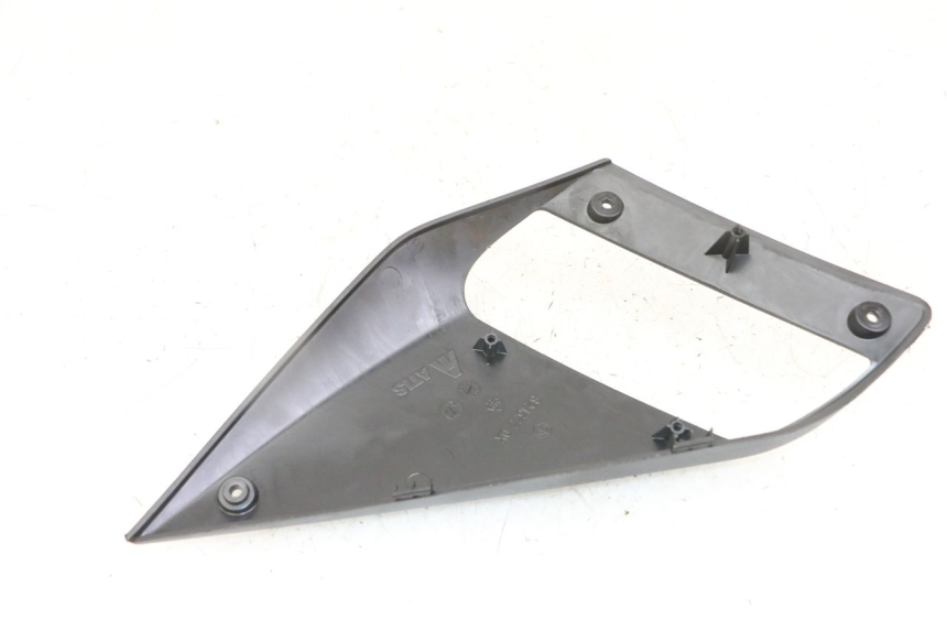 photo de FLANC LATERAL AVANT DROIT GILERA NEXUS 125 (2009 - 2013)