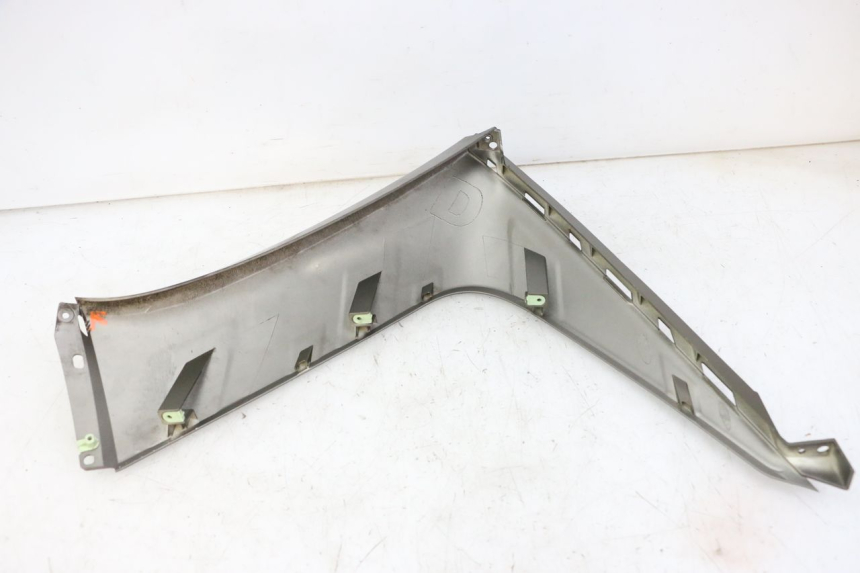 photo de FLANC LATERAL AVANT DROIT PEUGEOT SATELIS 125 (2013 - 2018)