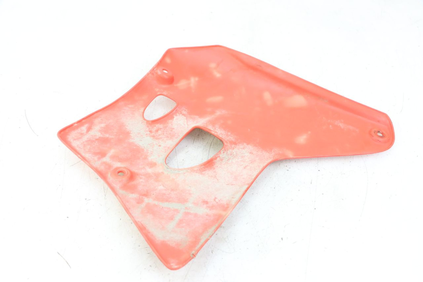photo de FLANC LATERAL AVANT DROIT PEUGEOT XP6 50 (1997 - 2003)