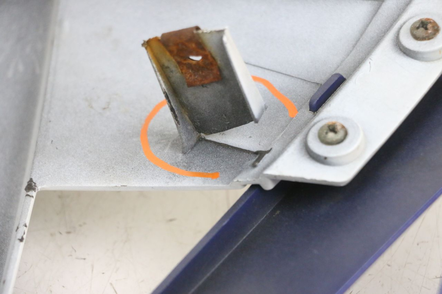 photo de FLANC LATERAL AVANT DROIT KSR TR SM 50 (2015 - 2018) - Vue d’ensemble