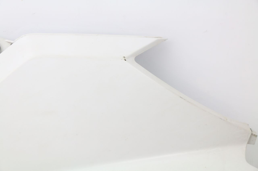 photo de FLANC LATERAL AVANT DROIT YAMAHA XMAX X-MAX ABS 125 (2014 - 2016) - Gros plan technique