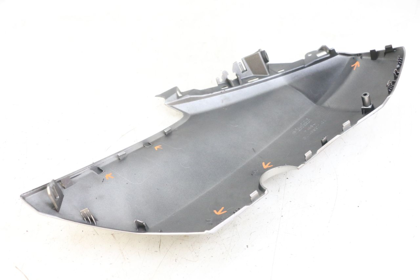 photo de FLANC LATERAL AVANT DROIT YAMAHA XMAX X-MAX ABS 125 (2017 - 2020)