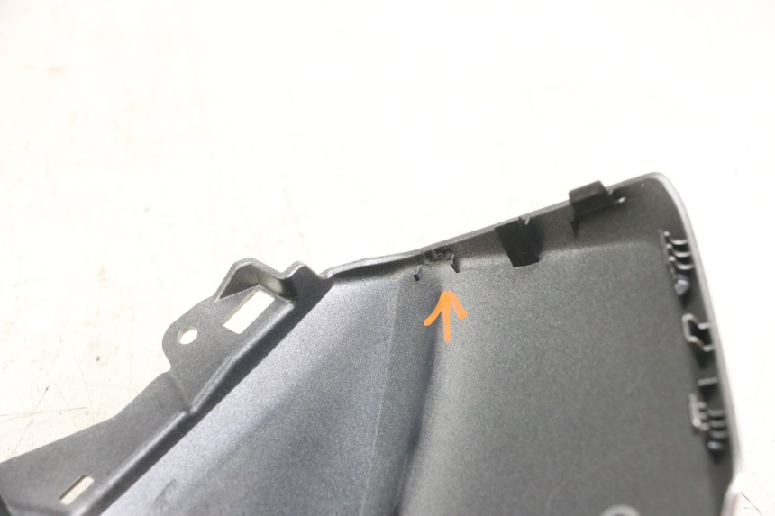 photo de FLANC LATERAL AVANT DROIT YAMAHA XMAX X-MAX ABS 125 (2017 - 2020)