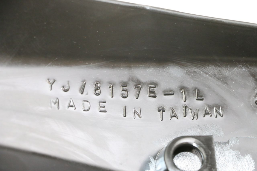 photo de FLANC LATERAL AVANT GAUCHE DERBI SENDA SM DRD X-TREME 50 (2011 - 2017)