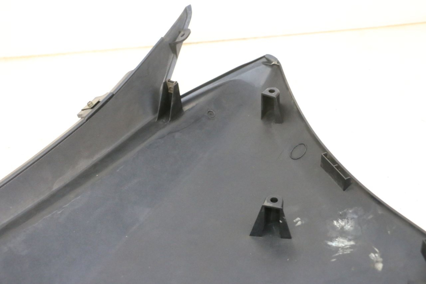 photo de FLANC LATERAL AVANT GAUCHE SUZUKI DL V STROM 1000 (2002 - 2007) - Gros plan technique