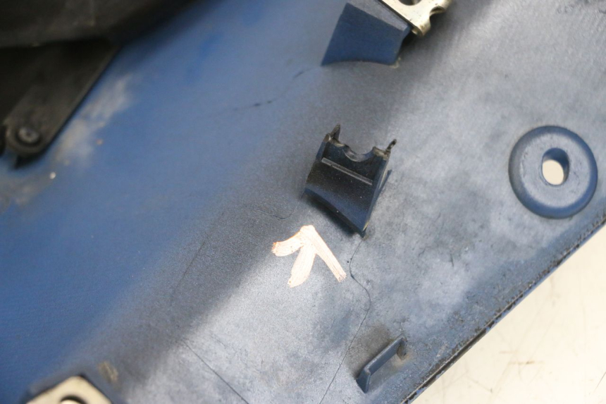 photo de FLANC LATERAL AVANT GAUCHE YAMAHA FJR ABS 1300 (2006 - 2012) - Points de fixation