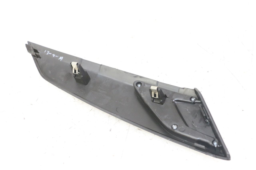 photo de FLANC LATERAL AVANT GAUCHE APRILIA SXR 50 (2021 - 2023)