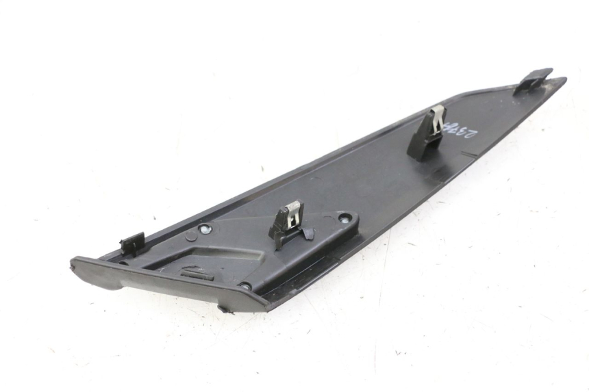 photo de FLANC LATERAL AVANT GAUCHE APRILIA SXR 50 (2021 - 2023)